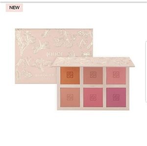 New Jouer Bouquet D'Amour Blush Pallete
